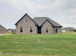 195 Cadet Dr, Senatobia, MS 38668