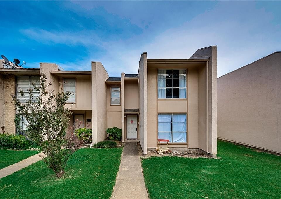 1st image of 364 Valley Park Dr
