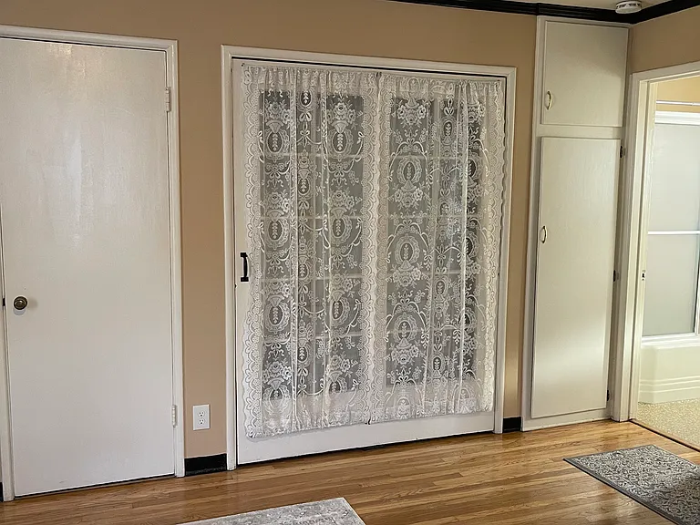 1431 N Allen Ave — Photo 13