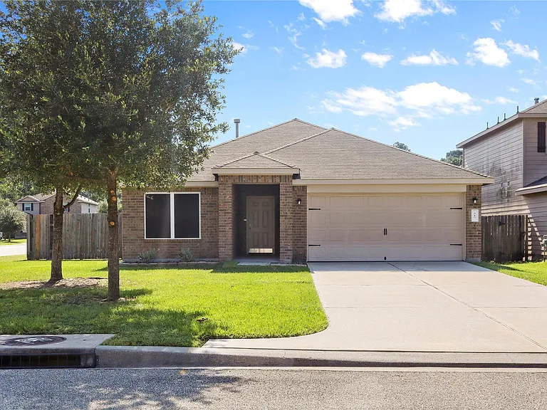 317 Falling Pine Dr — Photo 1