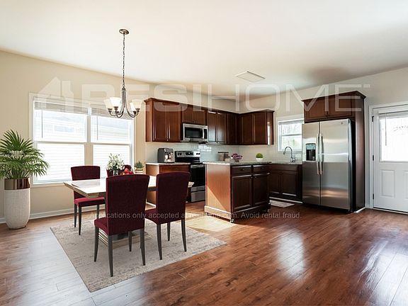 3rd image of 68 Oakbrook Dr