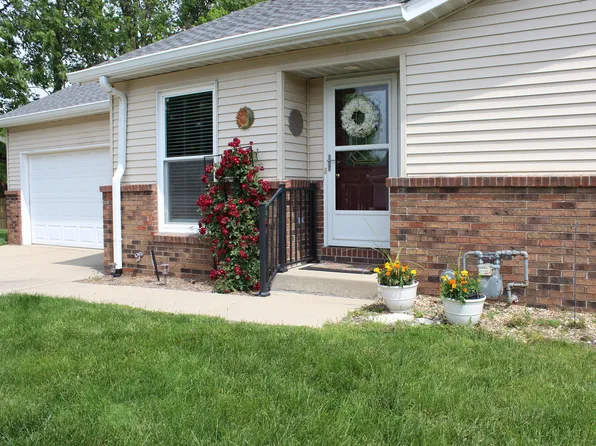 300 Longcastle Dr APT 1, Greencastle, IN 46135