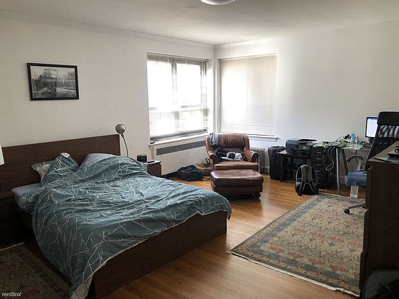 3rd image of 337 Tappan St APT 2D