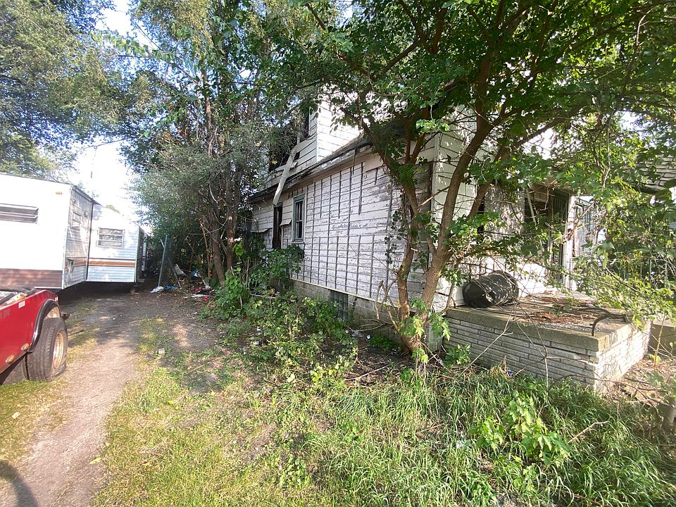 2nd image of 1549 Arthur St