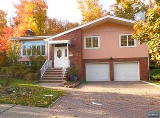 30 W Bayview Ave, Englewood Cliffs, NJ 07632