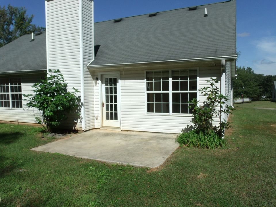 2nd image of 270 Wynfield Dr