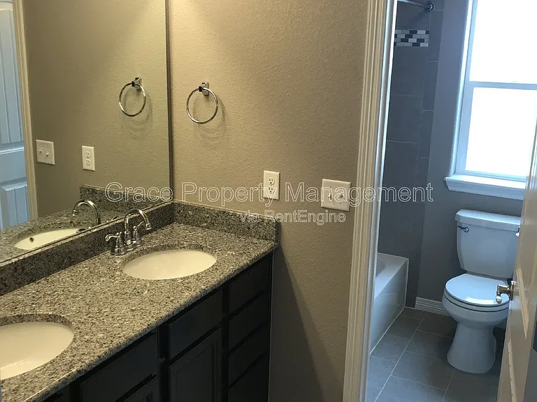 2063 Tabor St — Photo 8