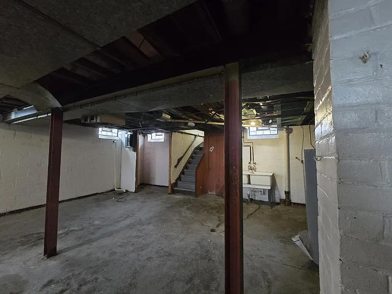 15205 Maplewood Ave — Photo 42