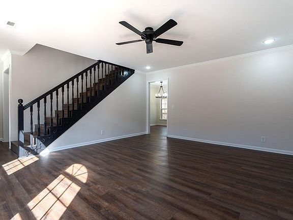 4th image of 1702 Chestnut Oak Dr