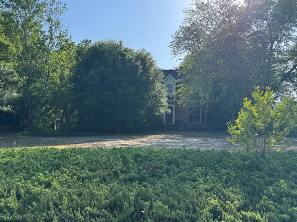 3714 Hillcrest St, Hope Mills, NC 28348