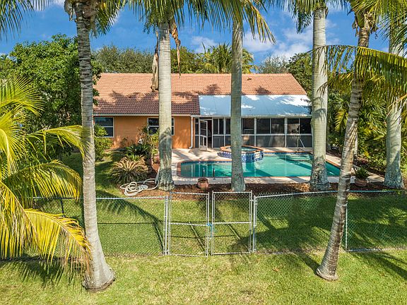 2nd image of 10562 Paso Fino Dr