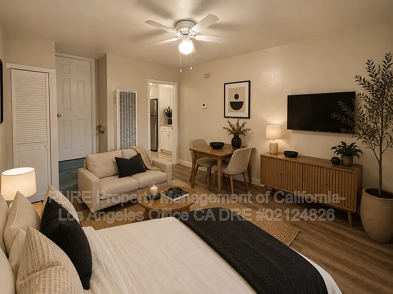 2219 Pacific Coast Hwy #16 — Photo 3