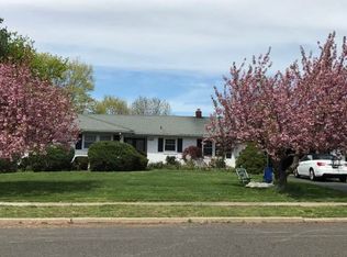 132 Mountainview Rd, Ewing, NJ 08560