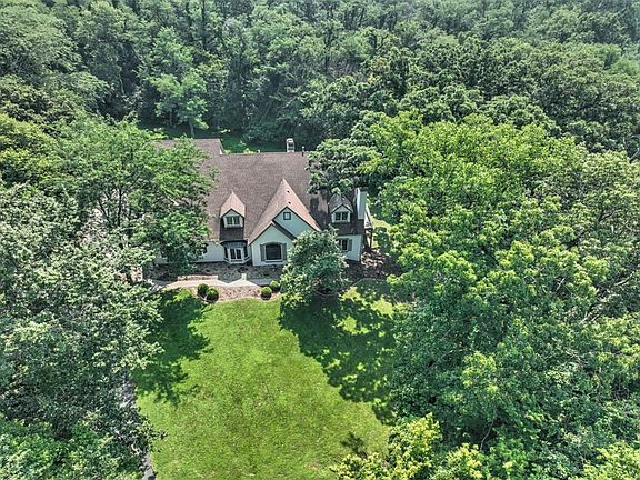 3rd image of 110 Southbrooke Ct
