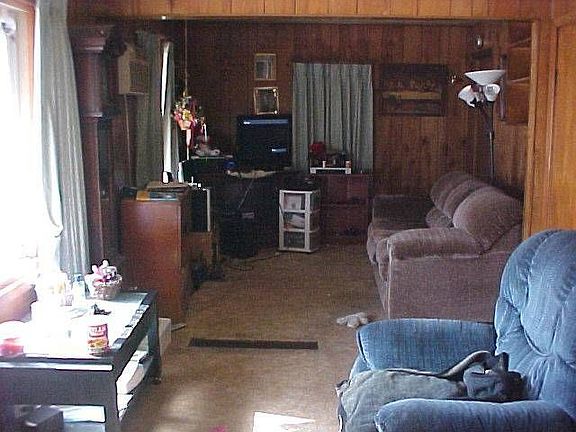 2nd image of 1221 E Grand Ave