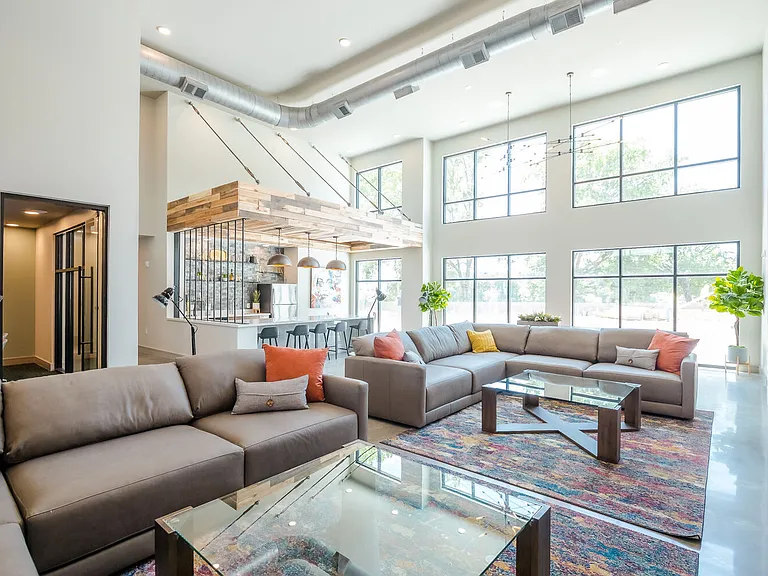 Vue on Riverfront — Photo 9