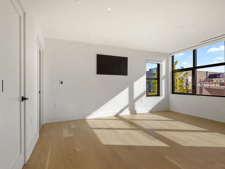 116 Sherman St — Photo 23