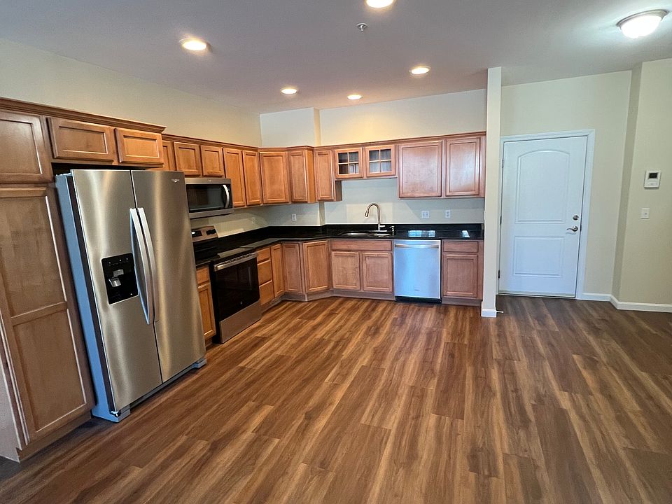 Kitchen Front Foyer