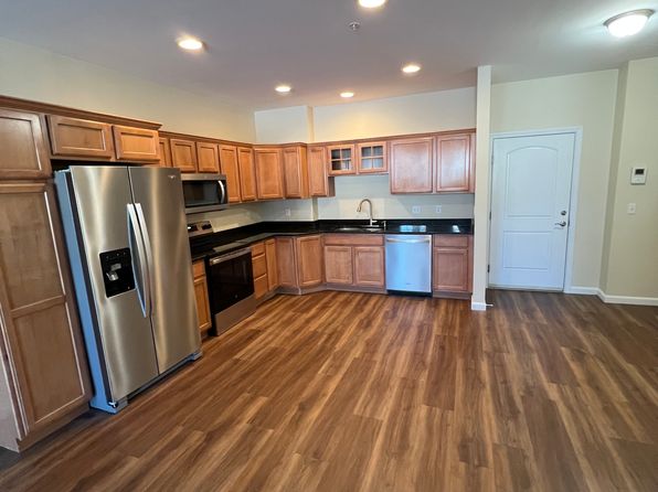 101 Lake Shore Dr UNIT 10