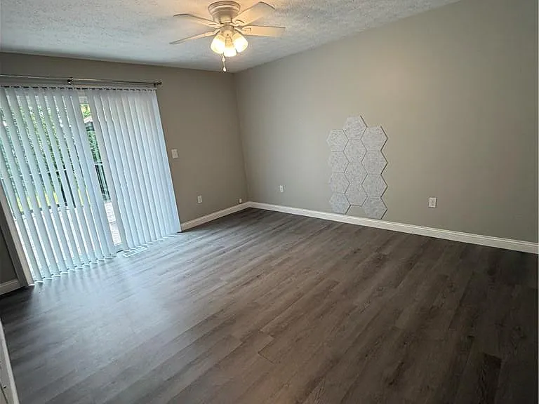 4341 Frontenac Dr — Photo 26