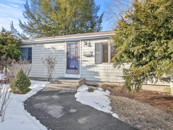 51 Birch Meadow Rd, Merrimac, MA 01860