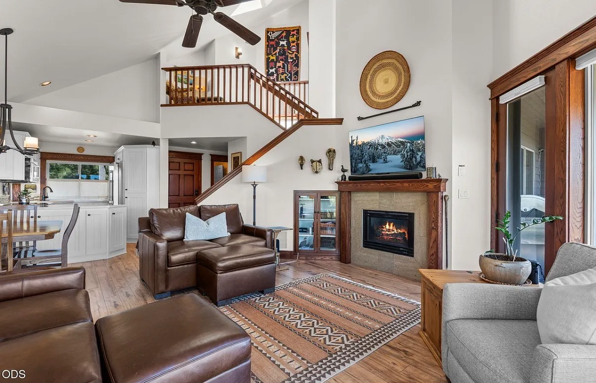 3 bed, 1719 sqft, $3,500 — Photo 2