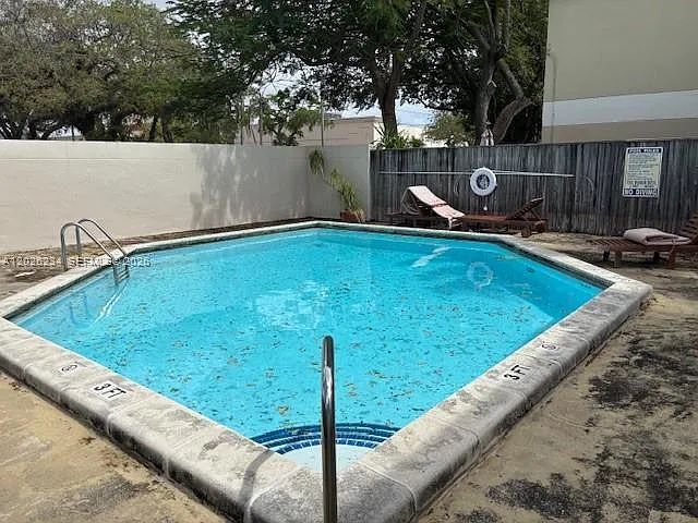 2 bed, 1.0 bath, $4,200 — Photo 4