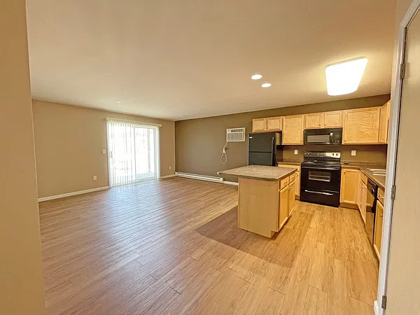 Minot Place Apartments — Photo 25
