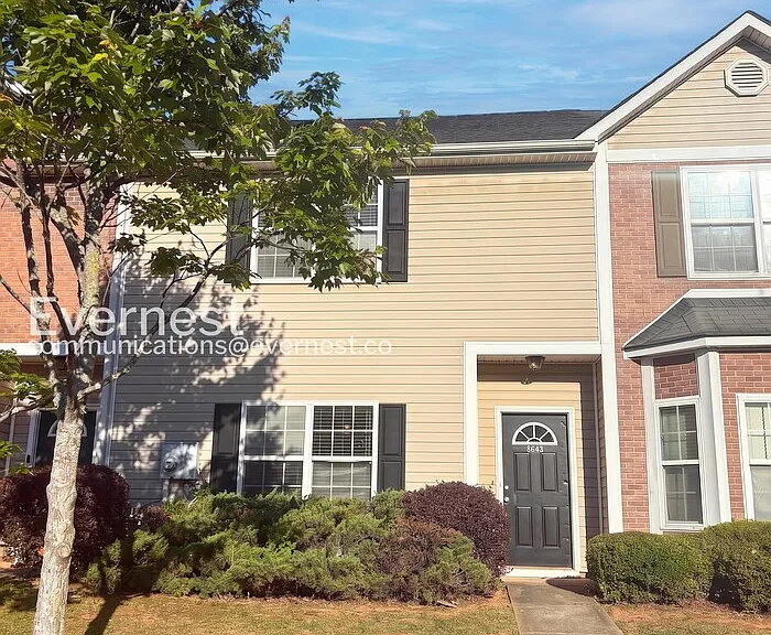 8643 Thomas Ln — Photo 2