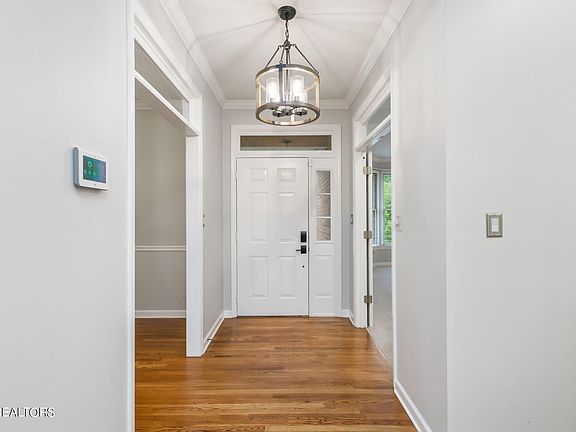 5th image of 7814 Eden Ln