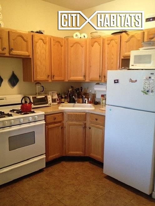 2nd image of 293 Graham Ave APT 2R