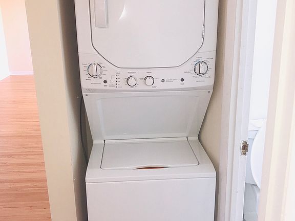 5th image of 35 Fieldstone Dr APT G2