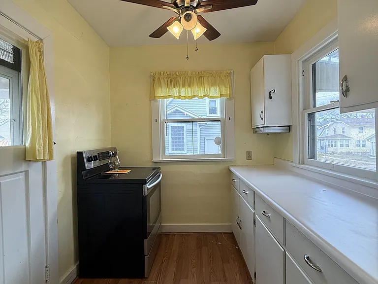 3221 Wayne Ave — Photo 7