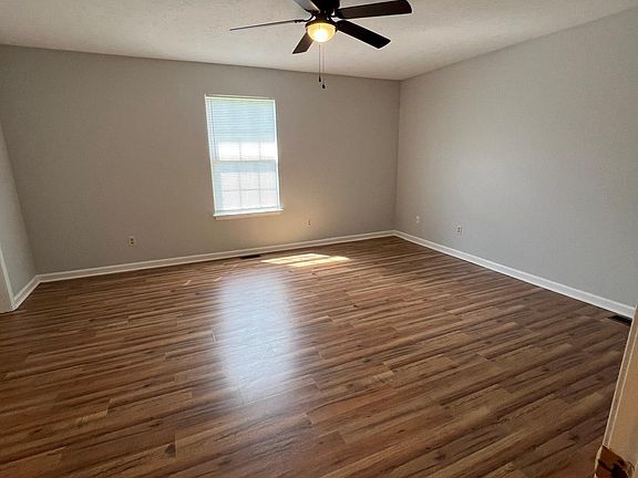 2nd image of 226 Tanbark Dr