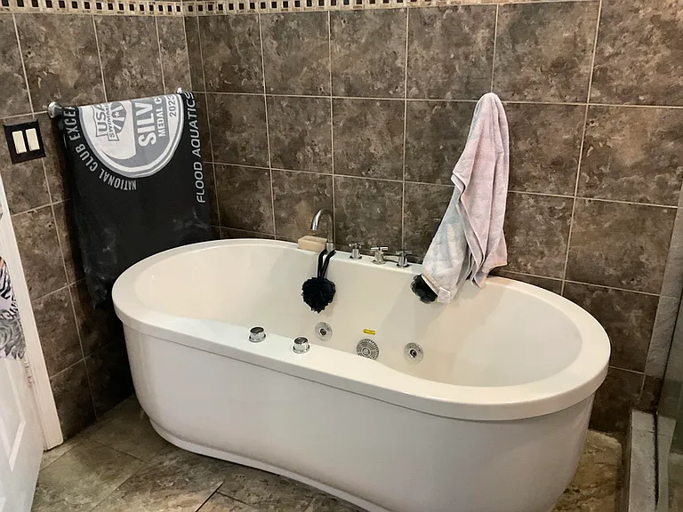 6566 Spring Meadow Dr — Photo 19