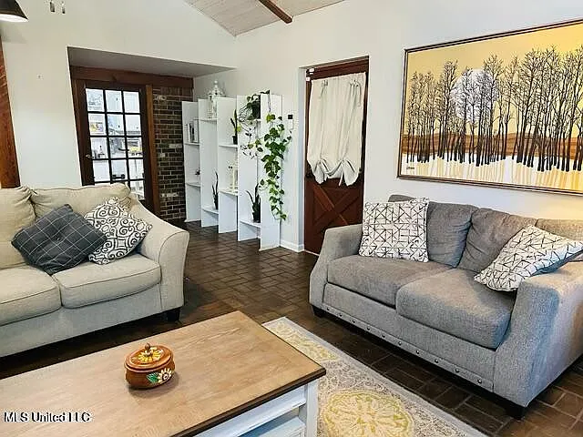 512 Halstead Rd — Photo 3
