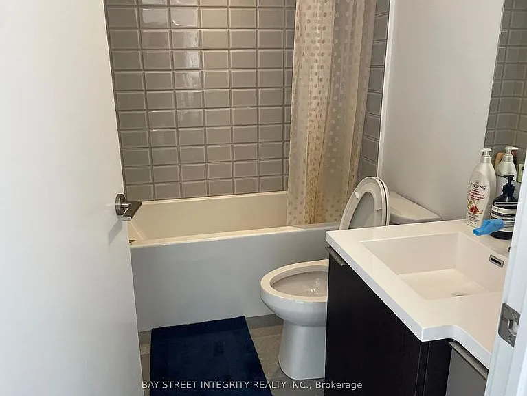 203 College St #2803 — Photo 24