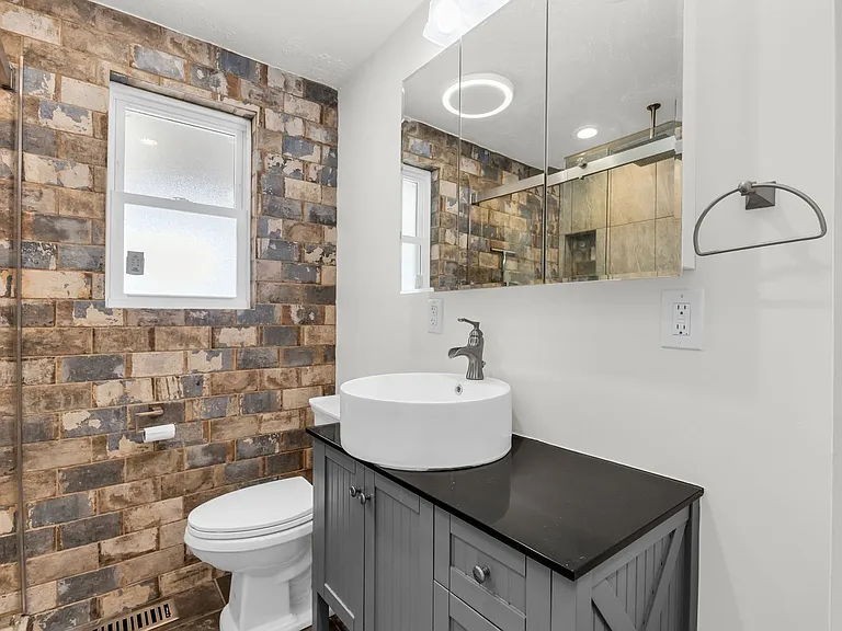 1473 N 200 W — Photo 10