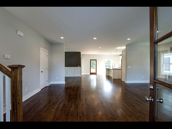 3rd image of 1513B Preston Dr