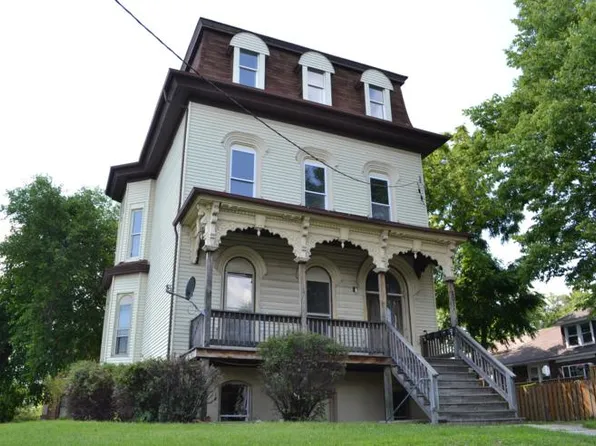 2 bed, 1.0 bath, 1000 sqft, $1,195, 201 N Broadway St APT 3, Joliet, IL 60435