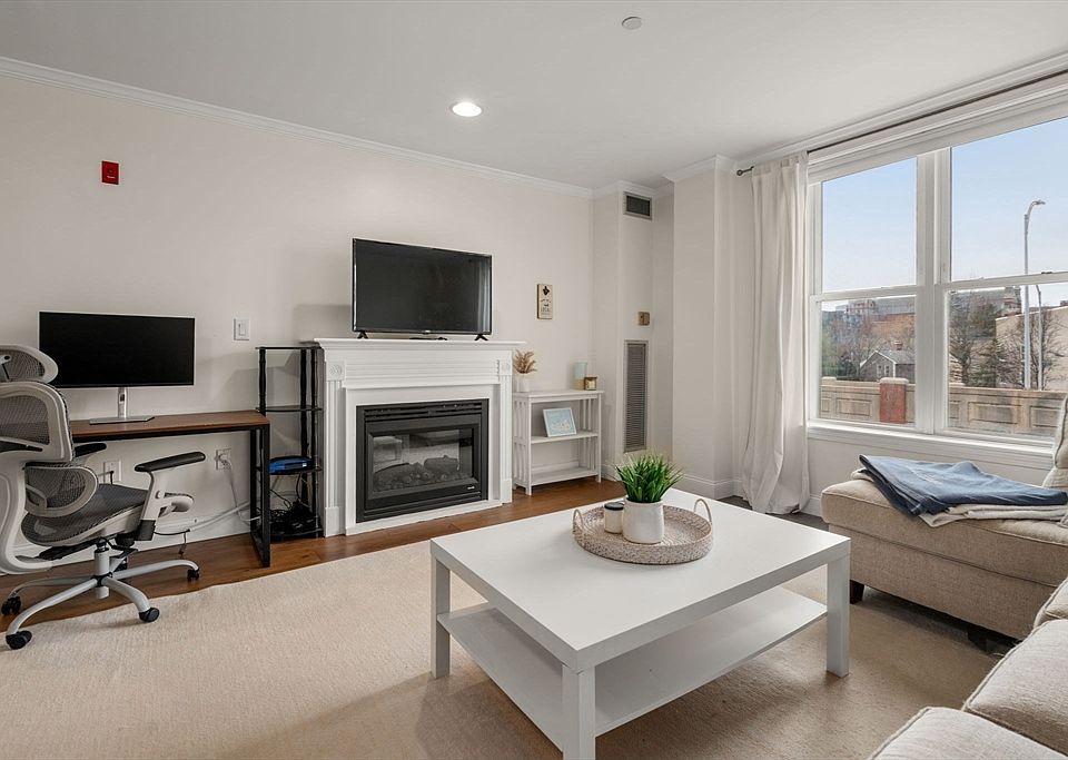 1st image of 65 Chelsea St APT 203