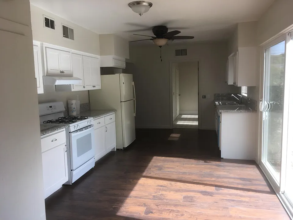 1202 Palm Ave #1