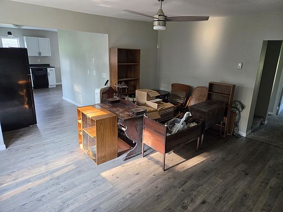 5th image of 380 River St
