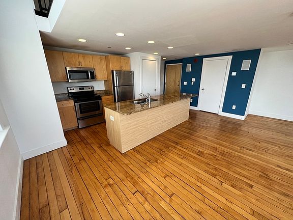 2nd image of 141 E Wythe St #N