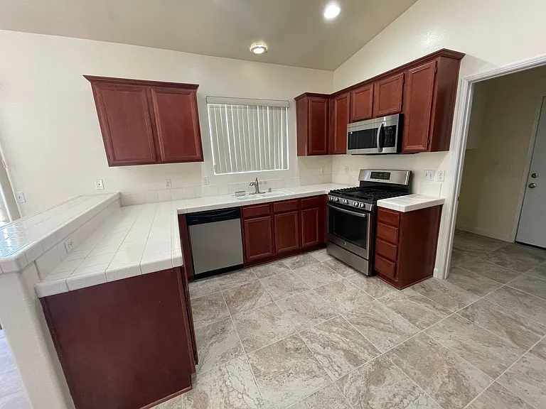 21256 Vidal Ct — Photo 10