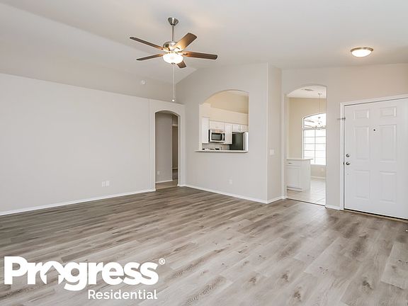 4th image of 1915 E Palomino Dr