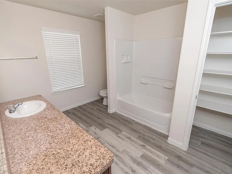 21722 Martin Grove Ct — Photo 6