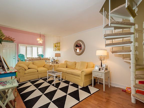 3rd image of 600 North Ave Unit 313