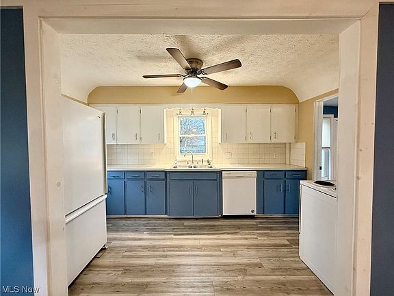 2nd image of 411 W Herrick Ave