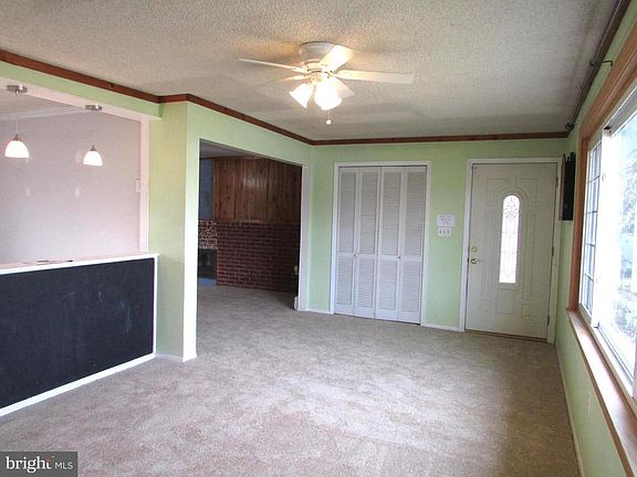 4th image of 57 Mistletoe Ln